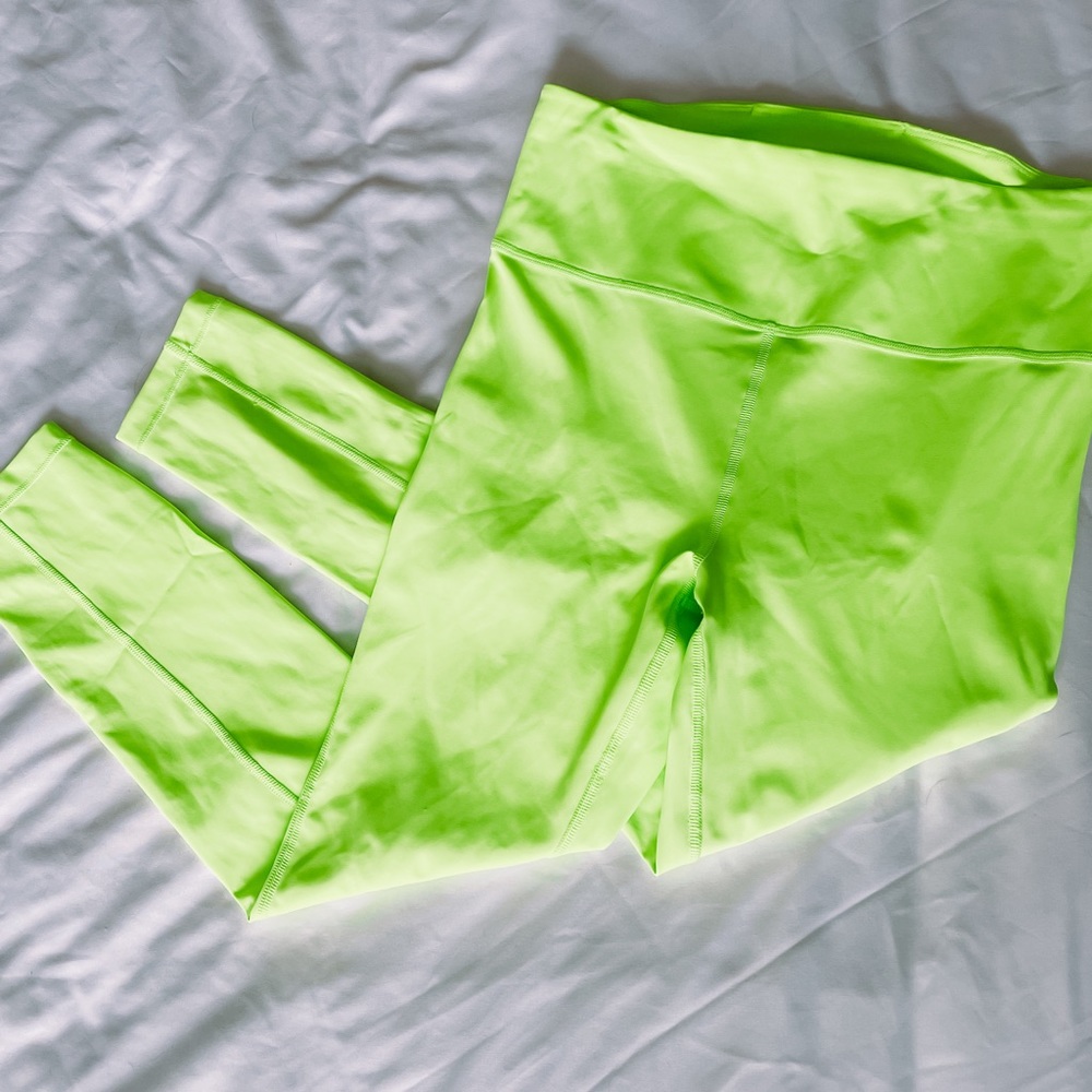 Athleta ultimate stash packet 7/8 tights.